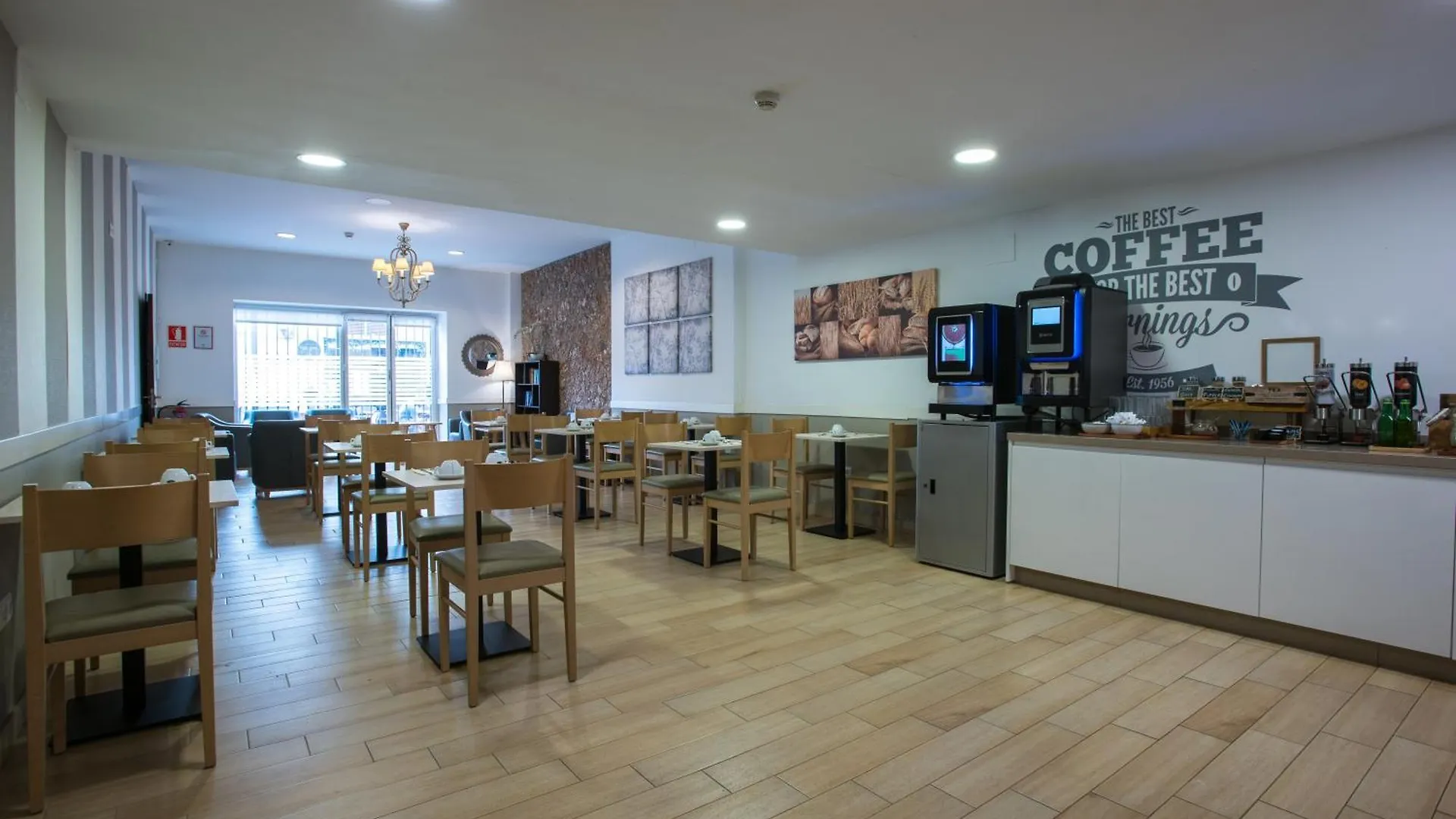 Hotel Sur Малага