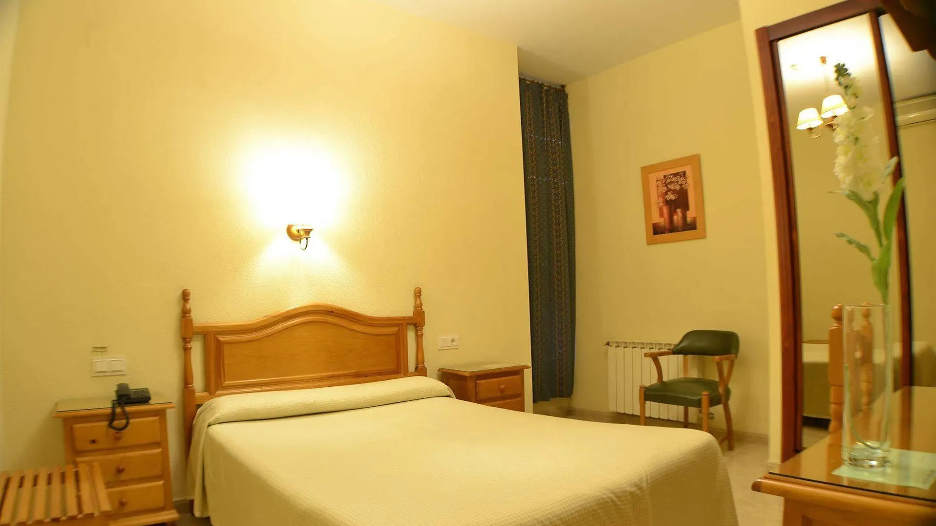Hotel Sur Малага